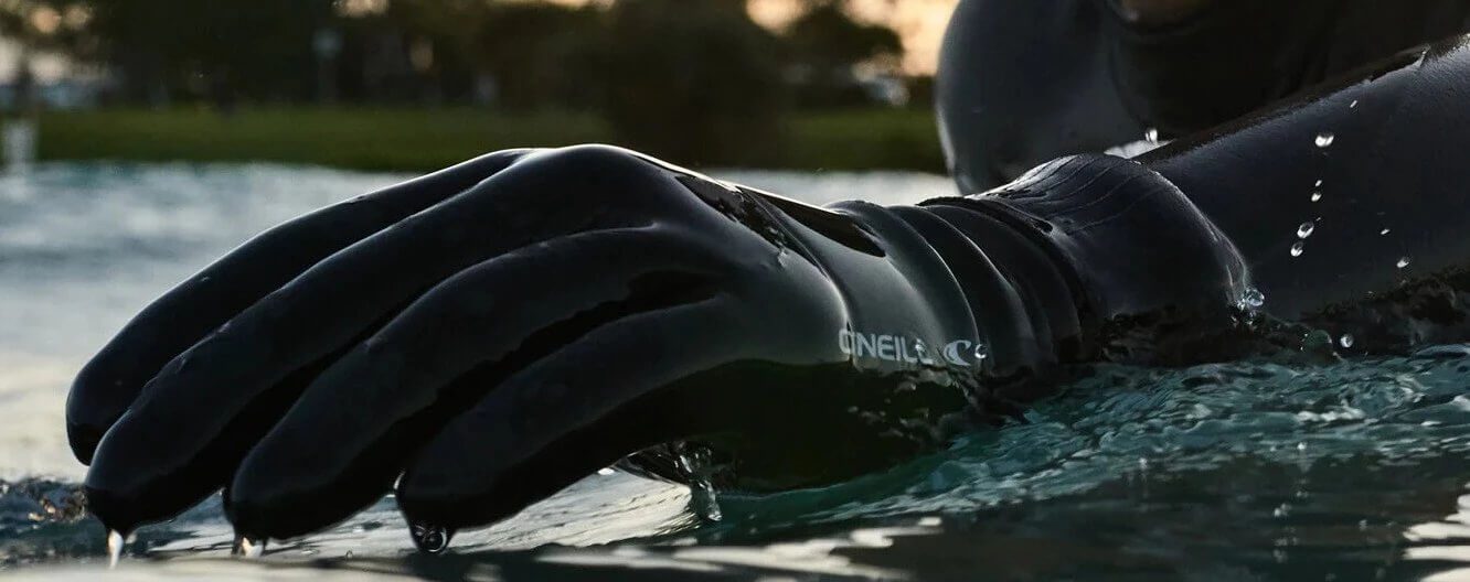 WETSUIT GLOVES